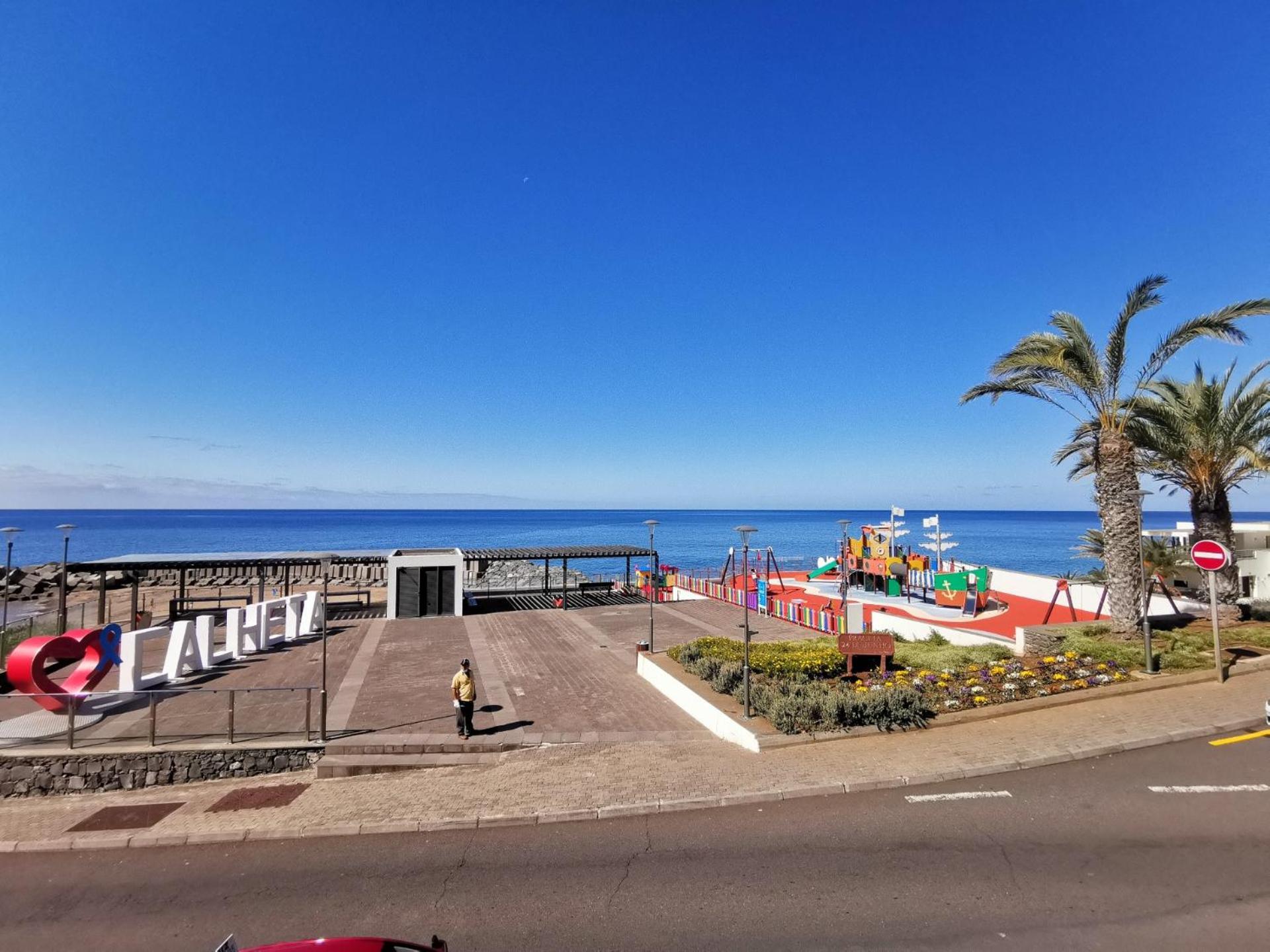 Chale Esmeralda - Charming Studios In Calheta Beach Exteriör bild