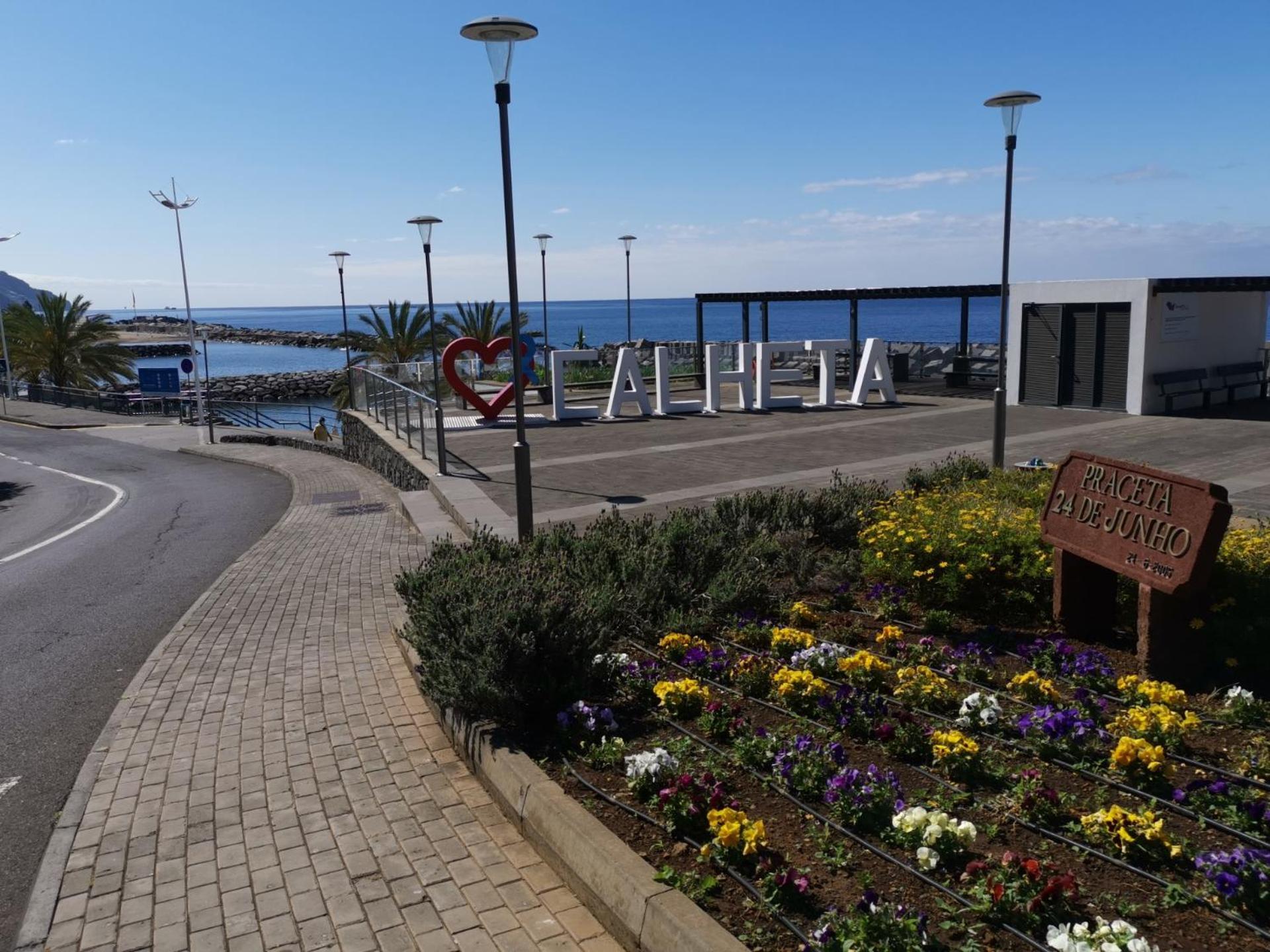 Chale Esmeralda - Charming Studios In Calheta Beach Exteriör bild