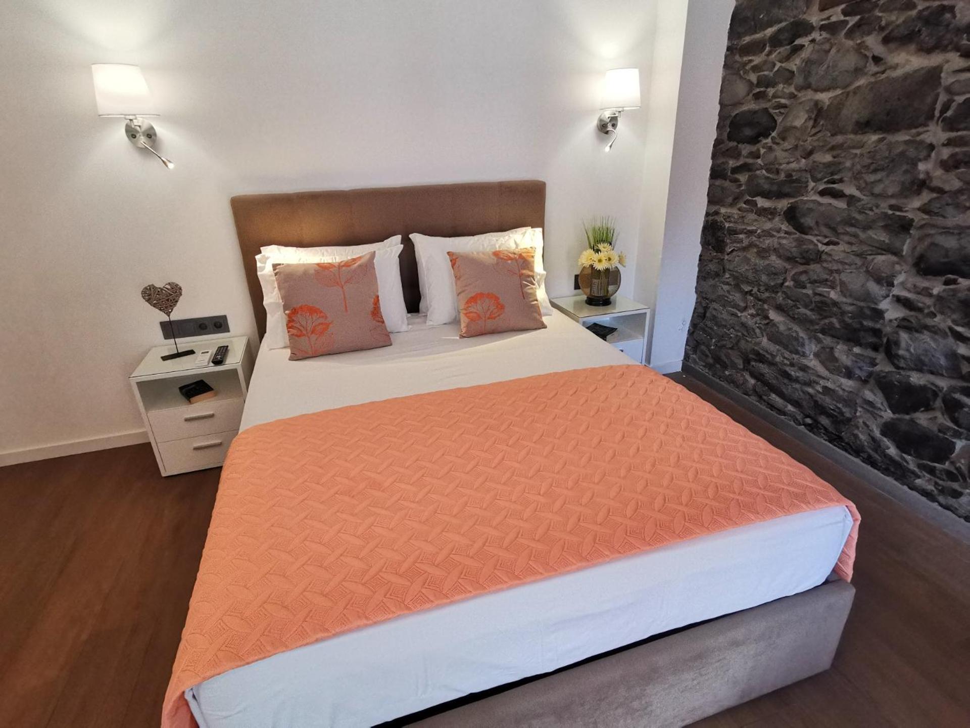 Chale Esmeralda - Charming Studios In Calheta Beach Exteriör bild