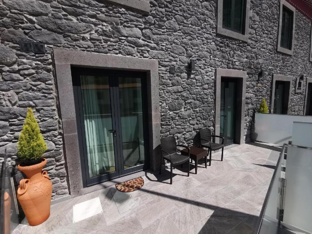 Chale Esmeralda - Charming Studios In Calheta Beach Exteriör bild