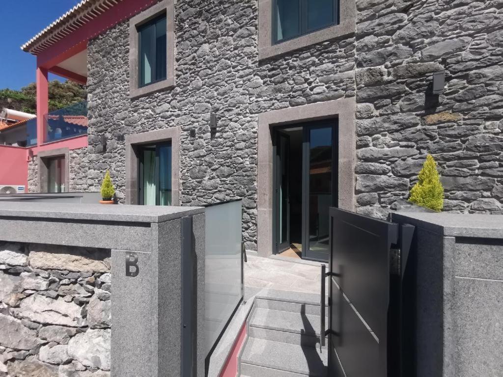 Chale Esmeralda - Charming Studios In Calheta Beach Exteriör bild